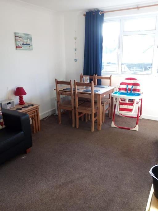 Apartment With Heated Pool & Close To Beach 佩恩顿 外观 照片
